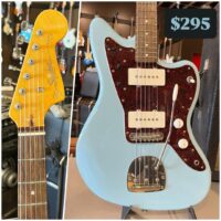Squier Jazzmaster Classic Vibe 60s w/gig bag - $295